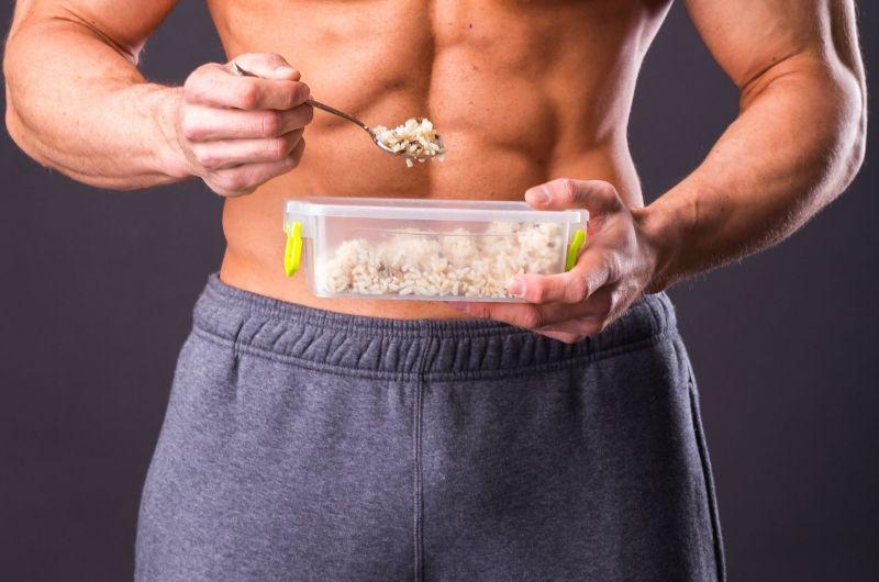 Jak właściwie się odżywiać, by przetrwać ciężką pracę fizyczną?