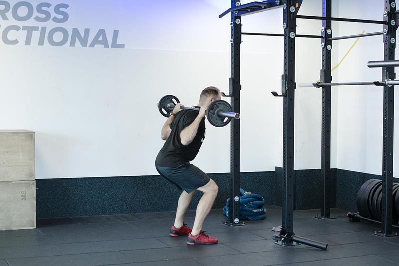 Przysiady ze sztangą: Jak kulturysta, trójboista i ciężarowiec podchodzą do tego fundamentalnego ćwiczenia