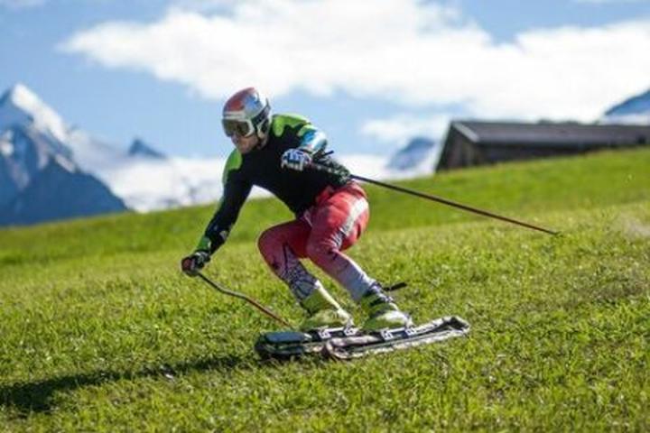 Narty na trawie sprzęt