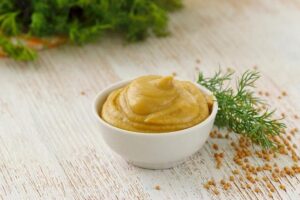 Czy musztarda może być sprzymierzeńcem na diecie?