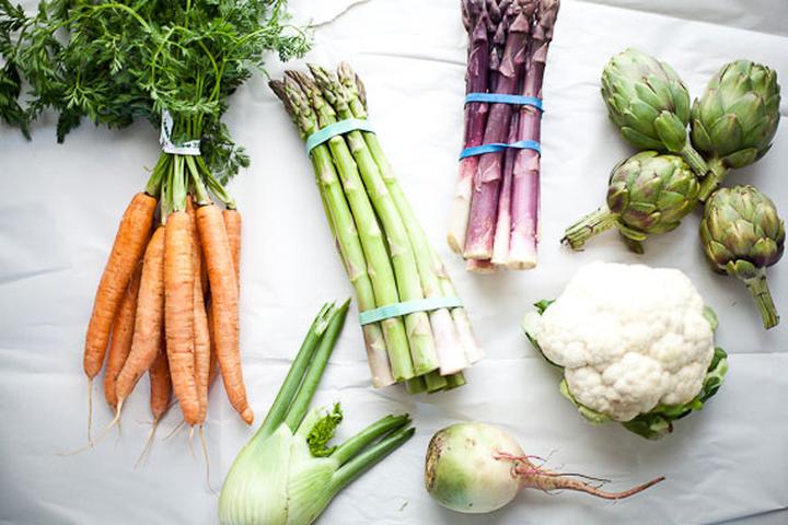 Wiosenne warzywa w ogrodzie